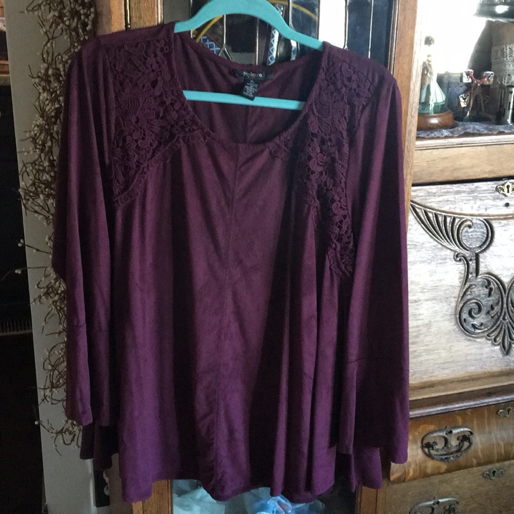 Suede like top kinda burgundy